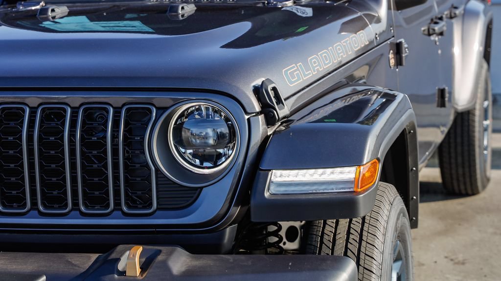 New 2026 Jeep Gladiator Sport AWD/4WD image 5