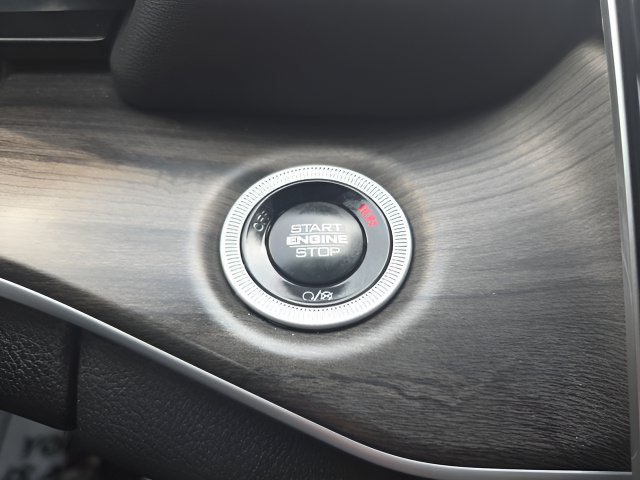 Certified 2025 Jeep Grand Cherokee L Limited AWD/4WD image 18