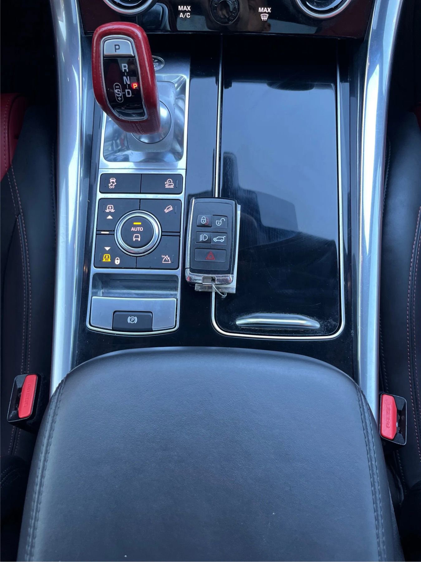 Used 2022 Land Rover Range Rover Sport SVR image 21