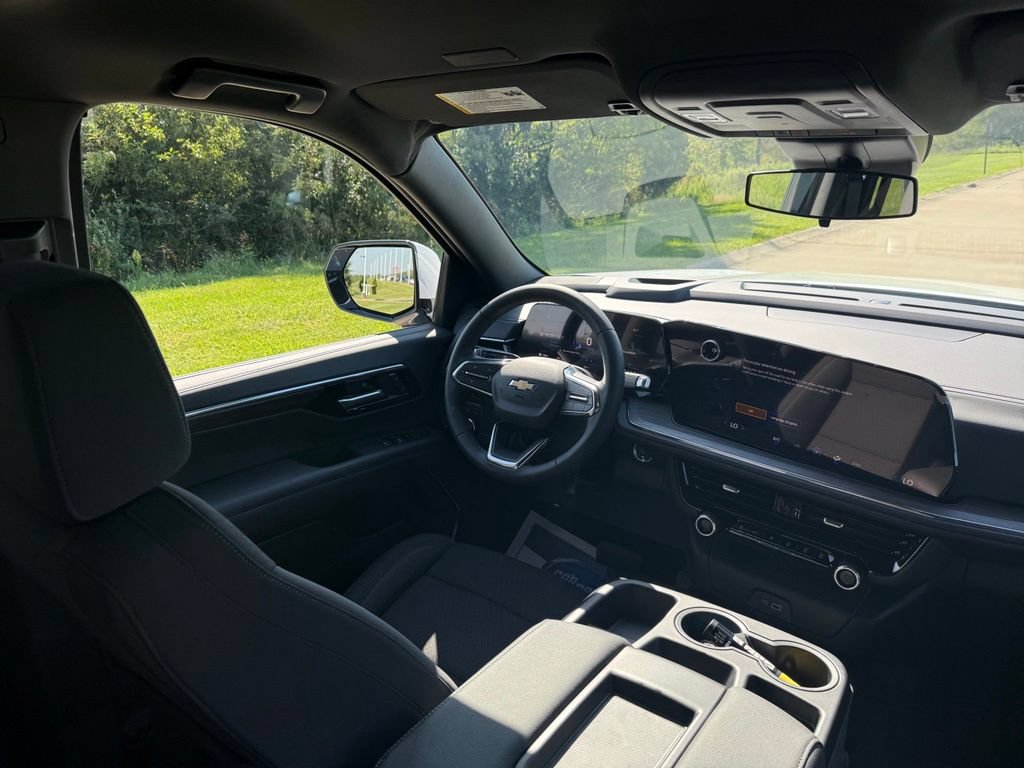Used 2026 Chevrolet Suburban LS AWD/4WD image 23