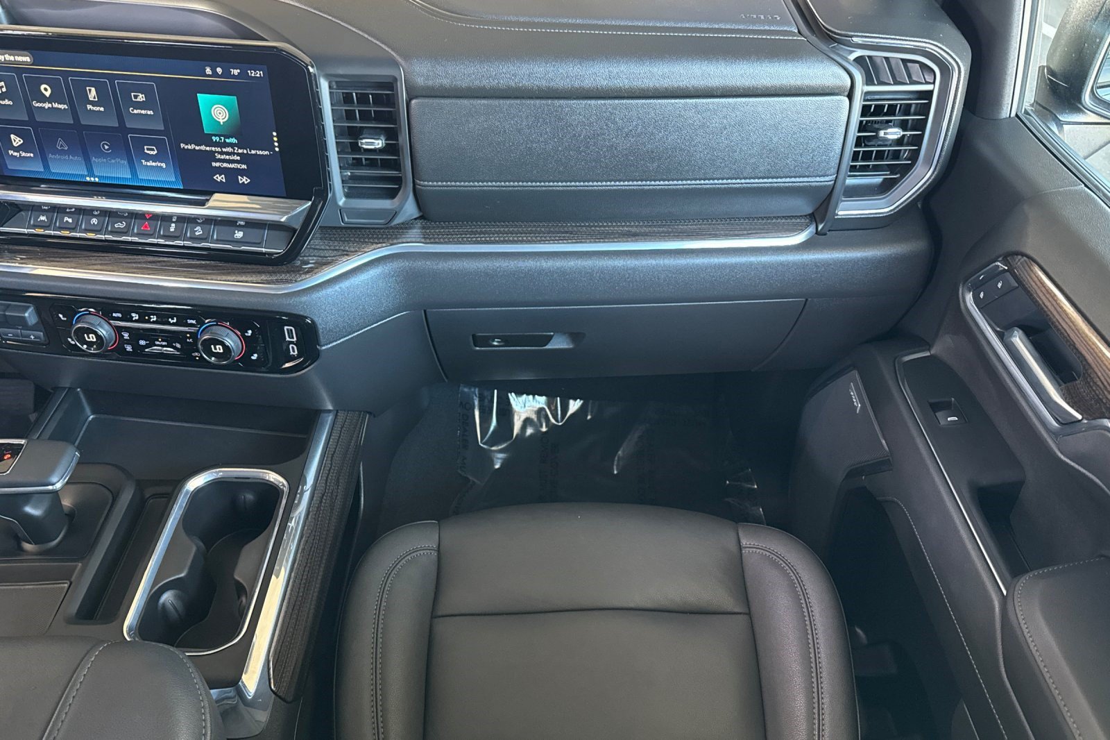 Used 2025 Chevrolet Silverado 1500 LT Trail Boss w/ LT Trail Boss Premium Package AWD/4WD image 31