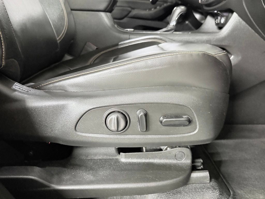 Used 2020 Chevrolet Traverse RS FWD image 29