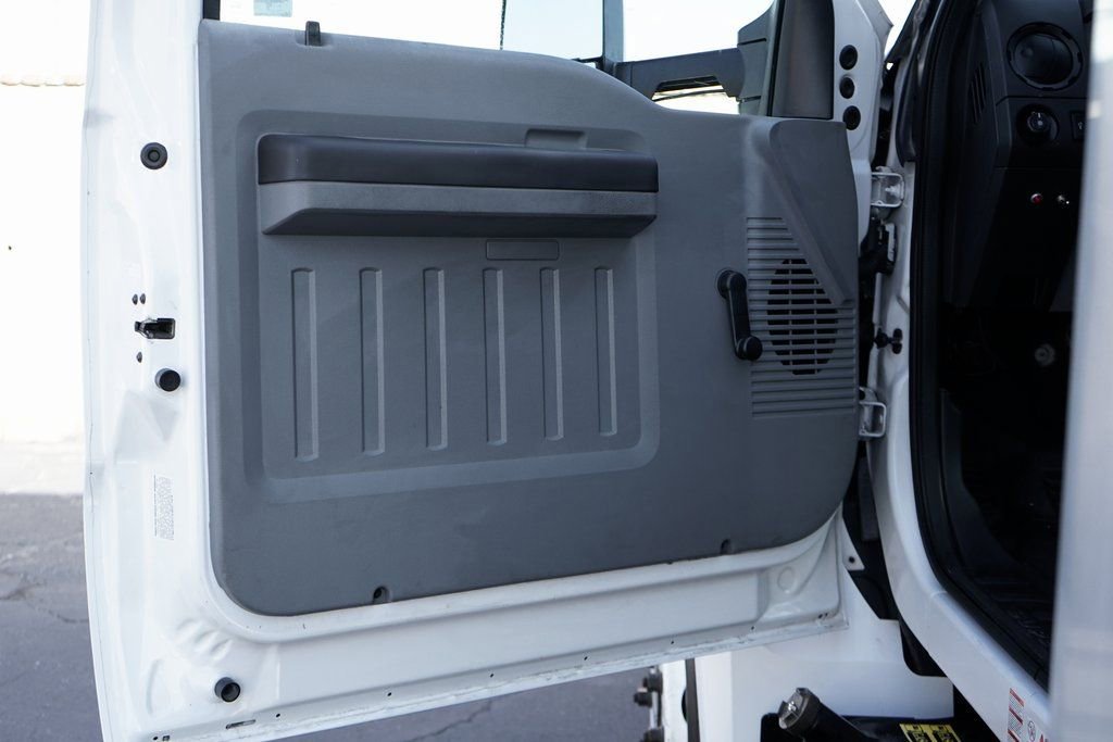 Used 2017 Ford F650 2WD Regular Cab Super Duty image 18