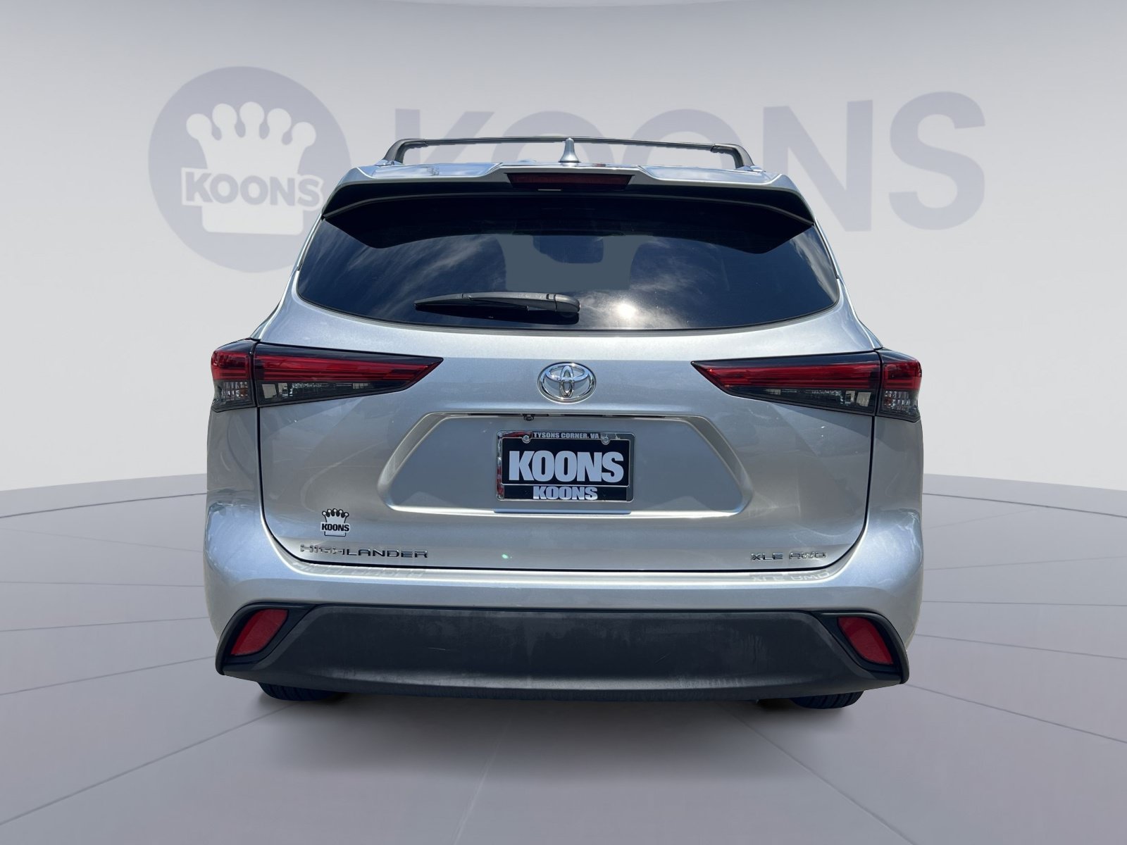Used 2021 Toyota Highlander XLE AWD/4WD image 5