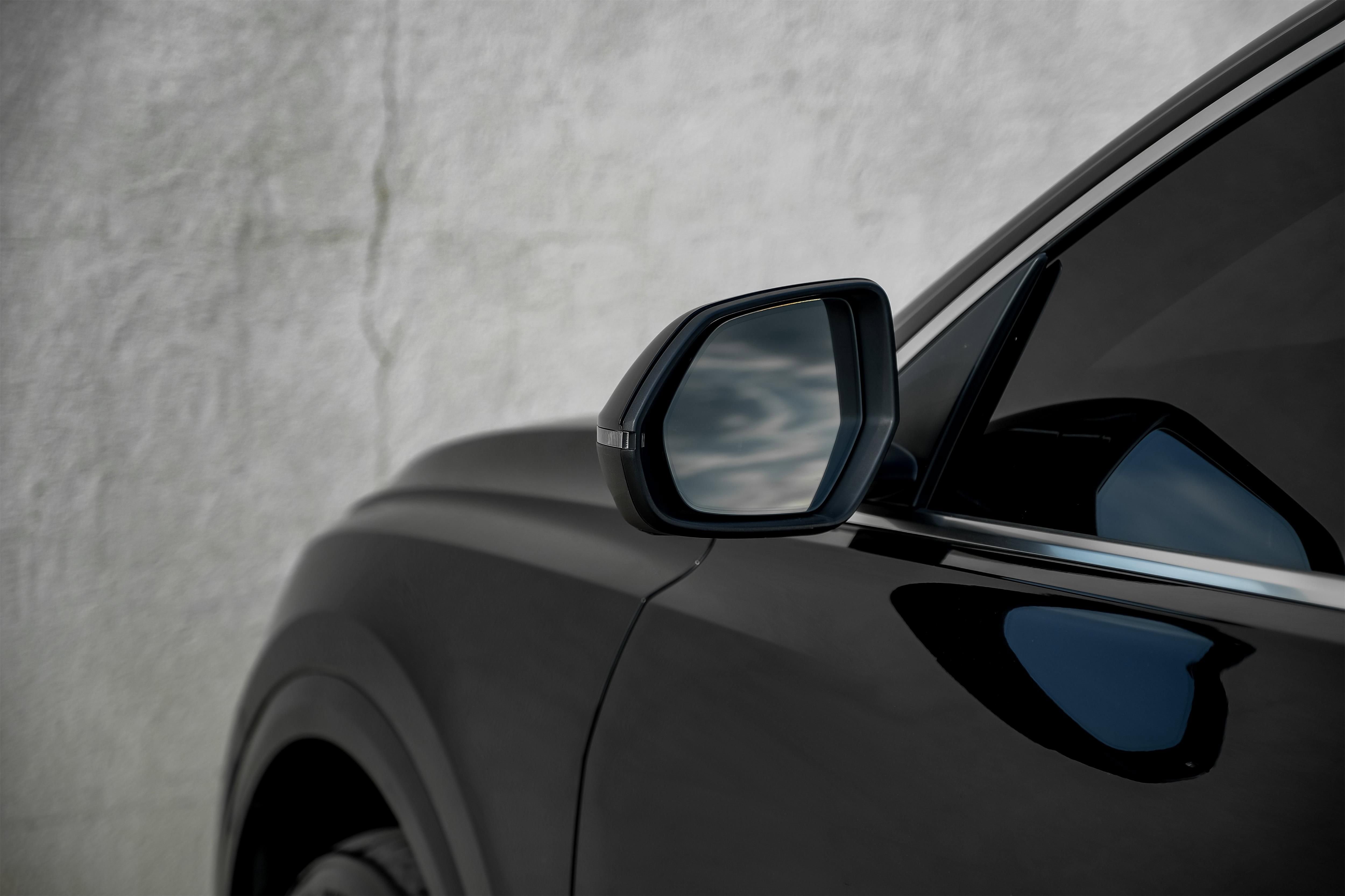 Used 2021 Audi Q8 Premium w/ Convenience Package image 37