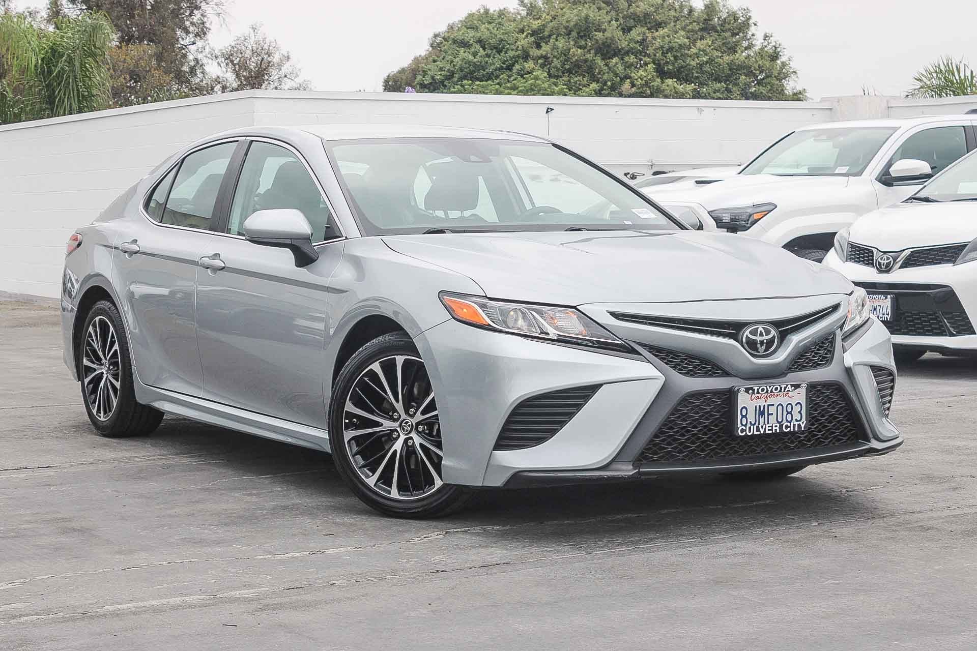 Used 2019 Toyota Camry SE w/ Carpet Mat Package FWD video 1
