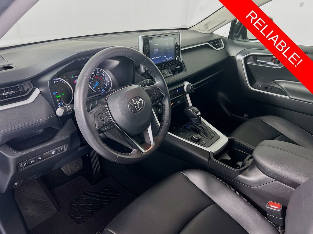 Used 2021 Toyota RAV4 XLE Premium image 9