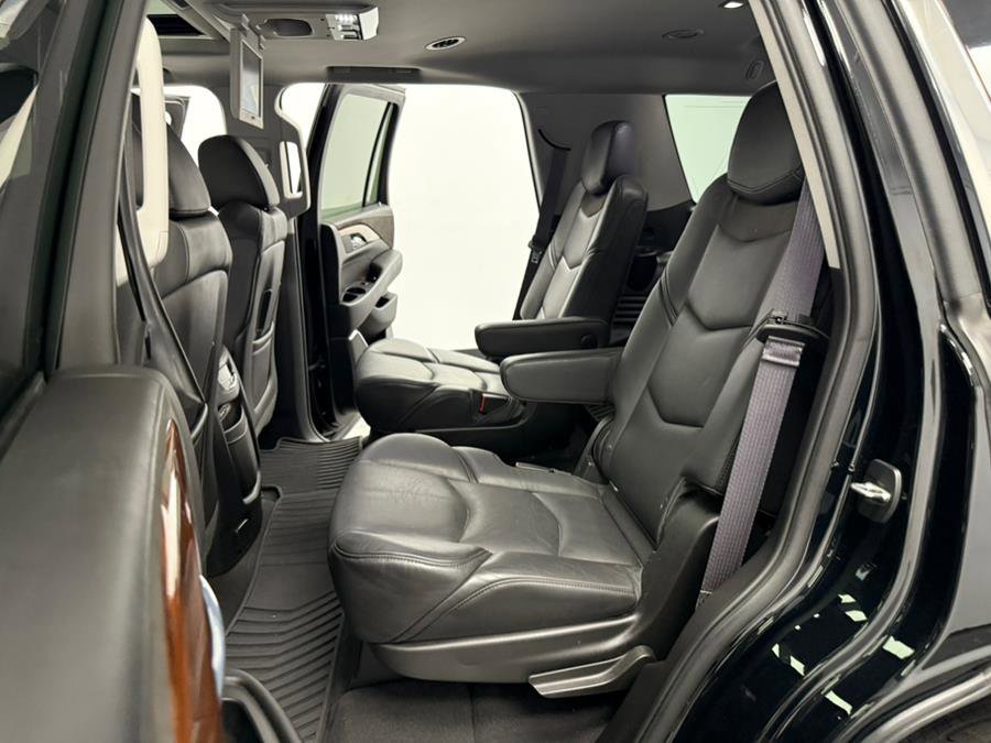 Used 2015 Cadillac Escalade Premium image 39