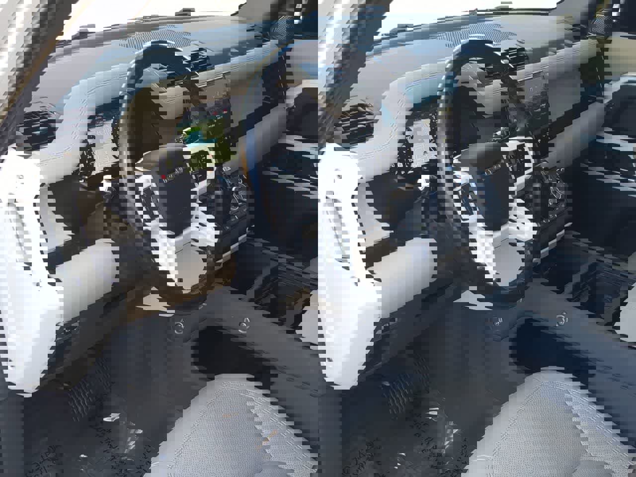 Used 2022 Land Rover Defender 110 S image 10