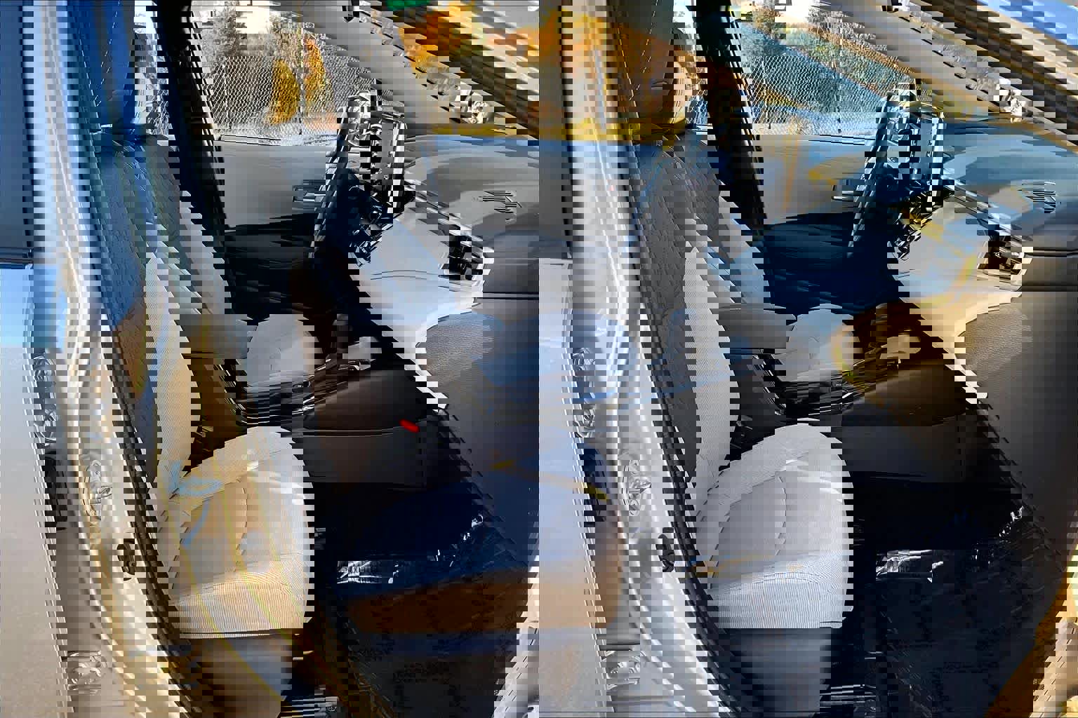 Used 2020 Toyota Corolla LE w/ LE Convenience Package image 8