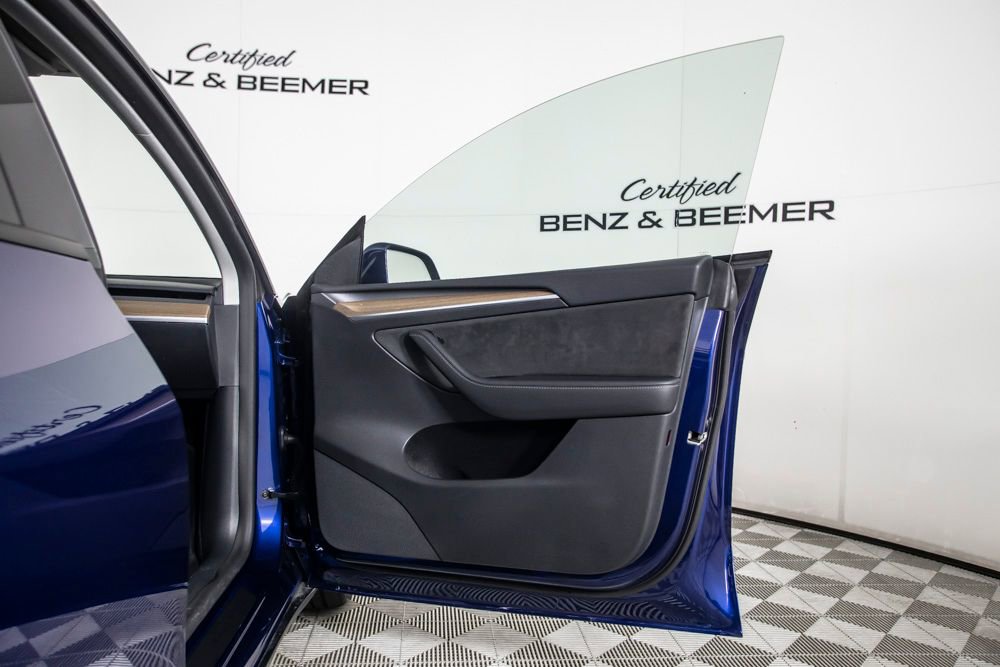 Used 2025 Tesla Model Y Performance image 31
