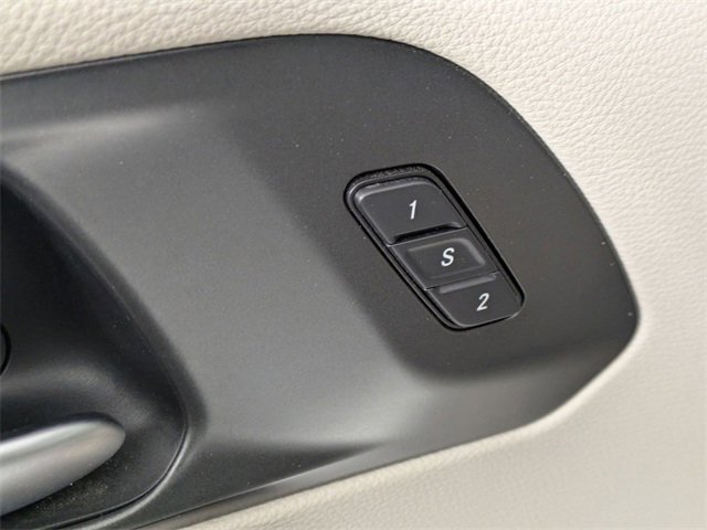 Used 2021 Chrysler Pacifica Touring-L image 11