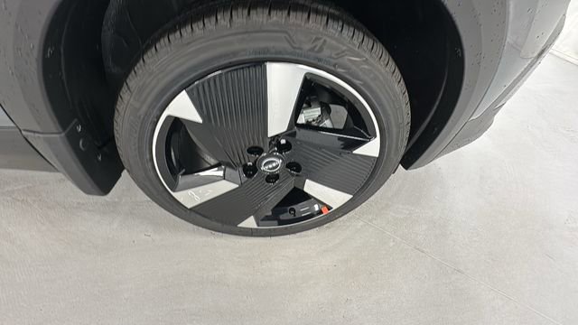 New 2026 Nissan Kicks SR w/ Cold Weather Package image 9