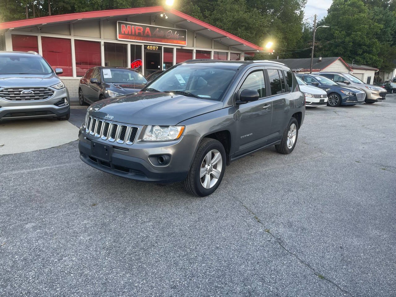 Used 2013 Jeep Compass Latitude AWD/4WD image 4