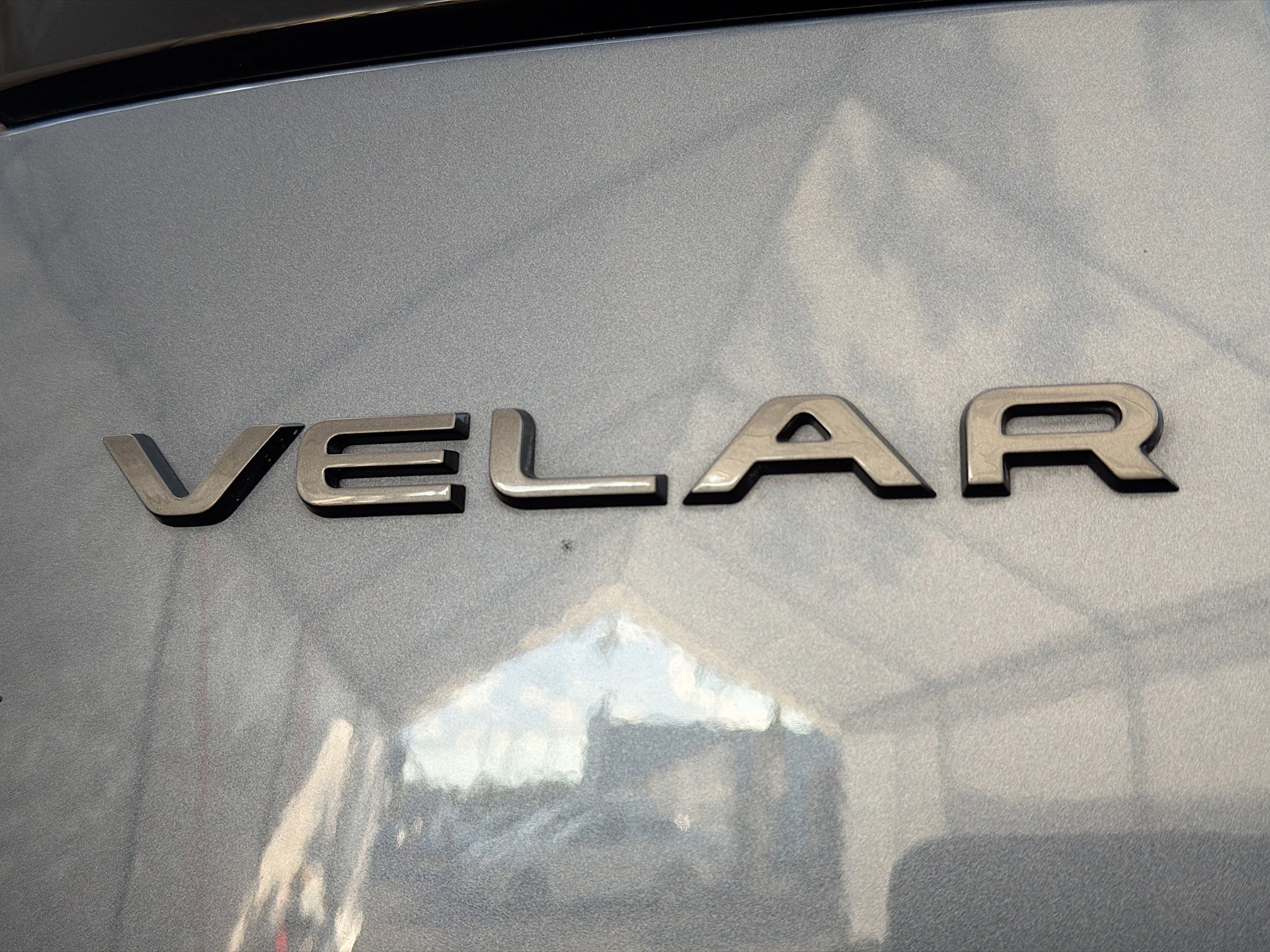 Used 2022 Land Rover Range Rover Velar R-Dynamic S image 11