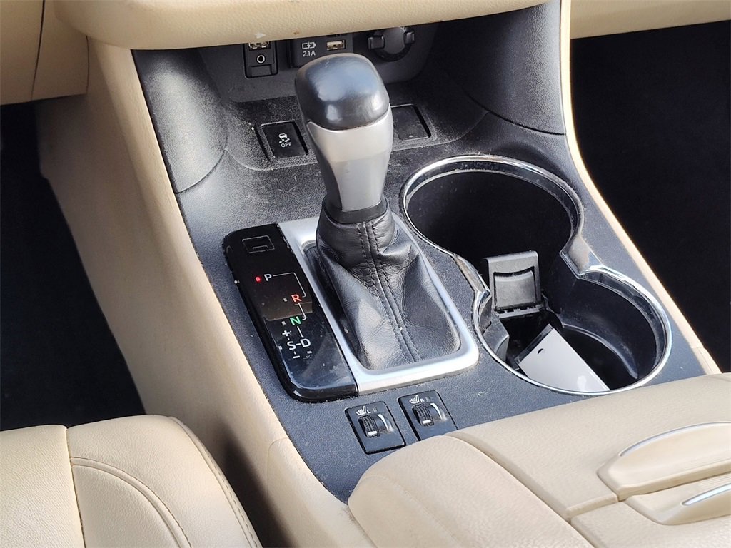 Used 2019 Toyota Highlander SE image 30