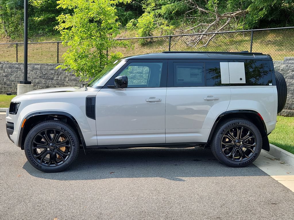 New 2026 Land Rover Defender 110 OCTA AWD/4WD image 6