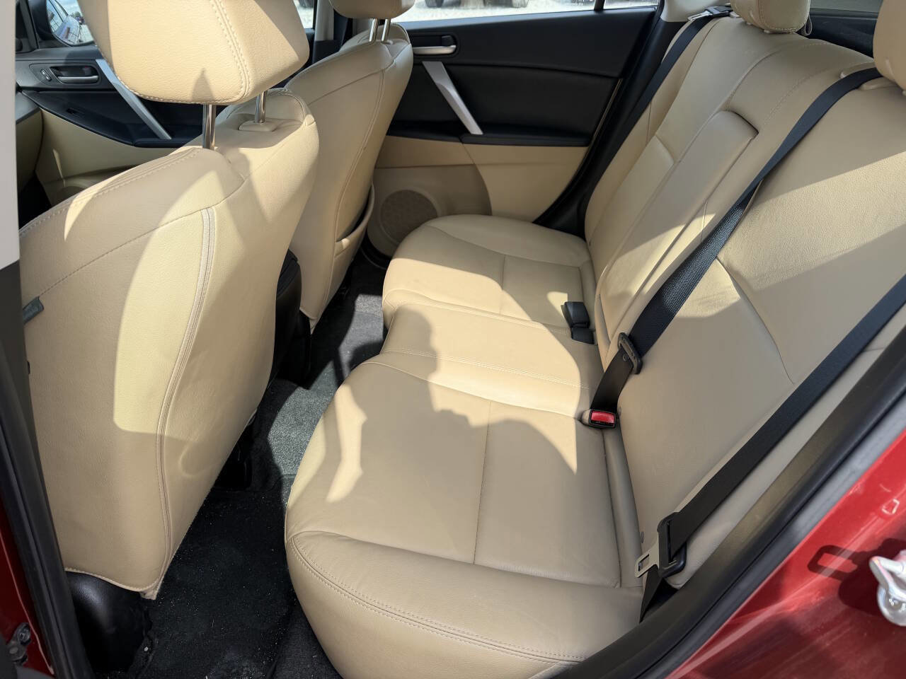Used 2011 MAZDA MAZDA3 s Grand Touring w/ Tech Pkg FWD image 16