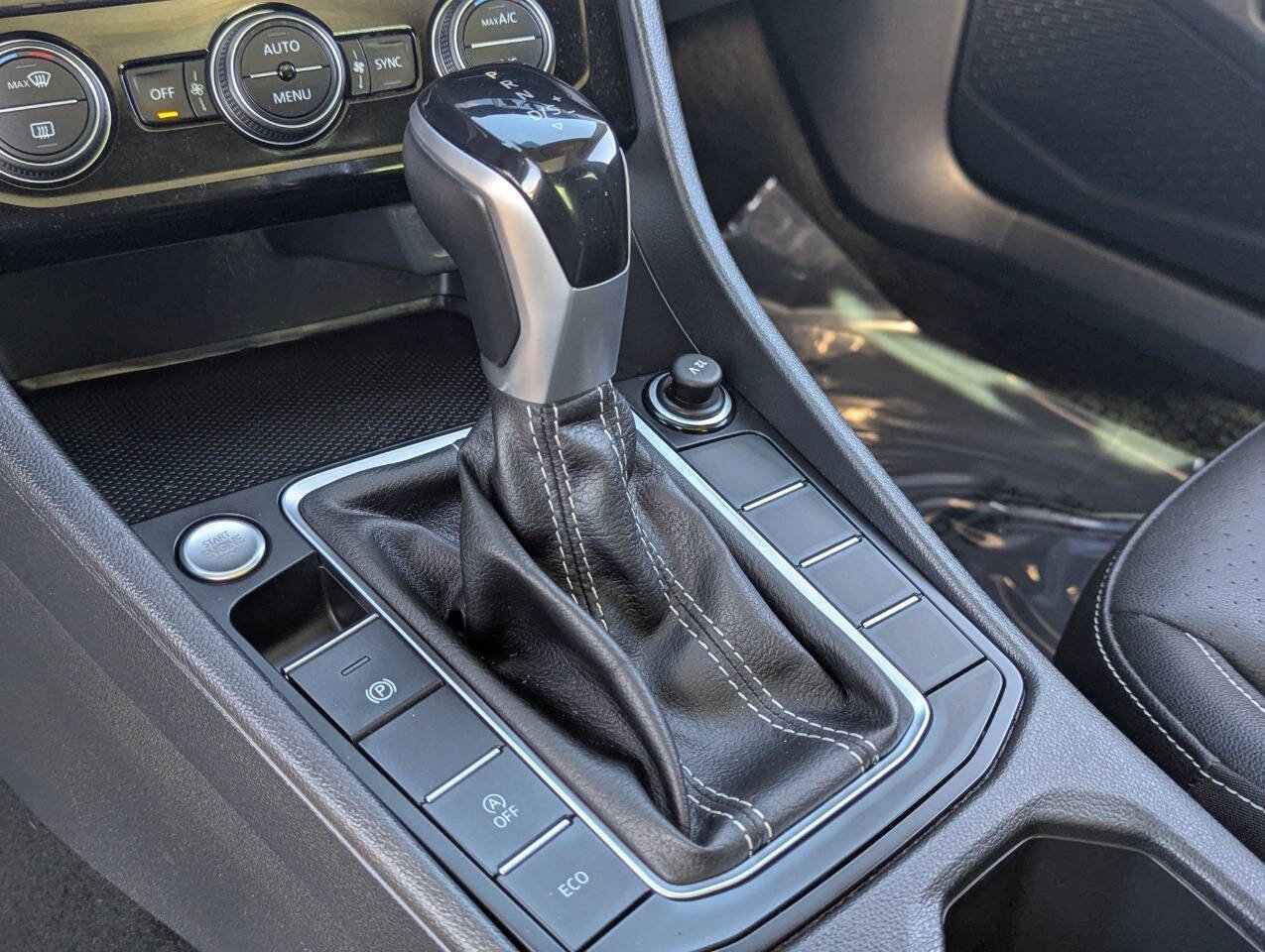 Used 2022 Volkswagen Jetta SE image 31