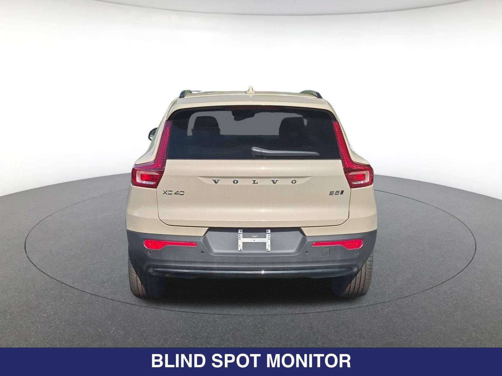 New 2026 Volvo XC40 B5 Plus AWD/4WD image 8