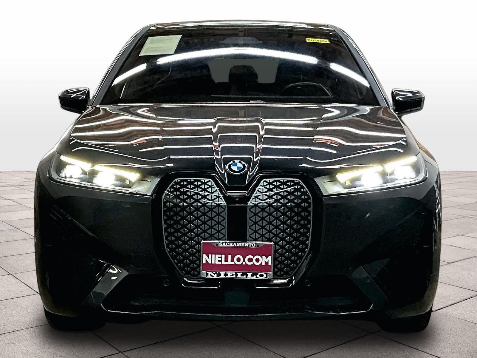 Used 2024 BMW iX xDrive50 w/ Sport Package AWD/4WD image 3
