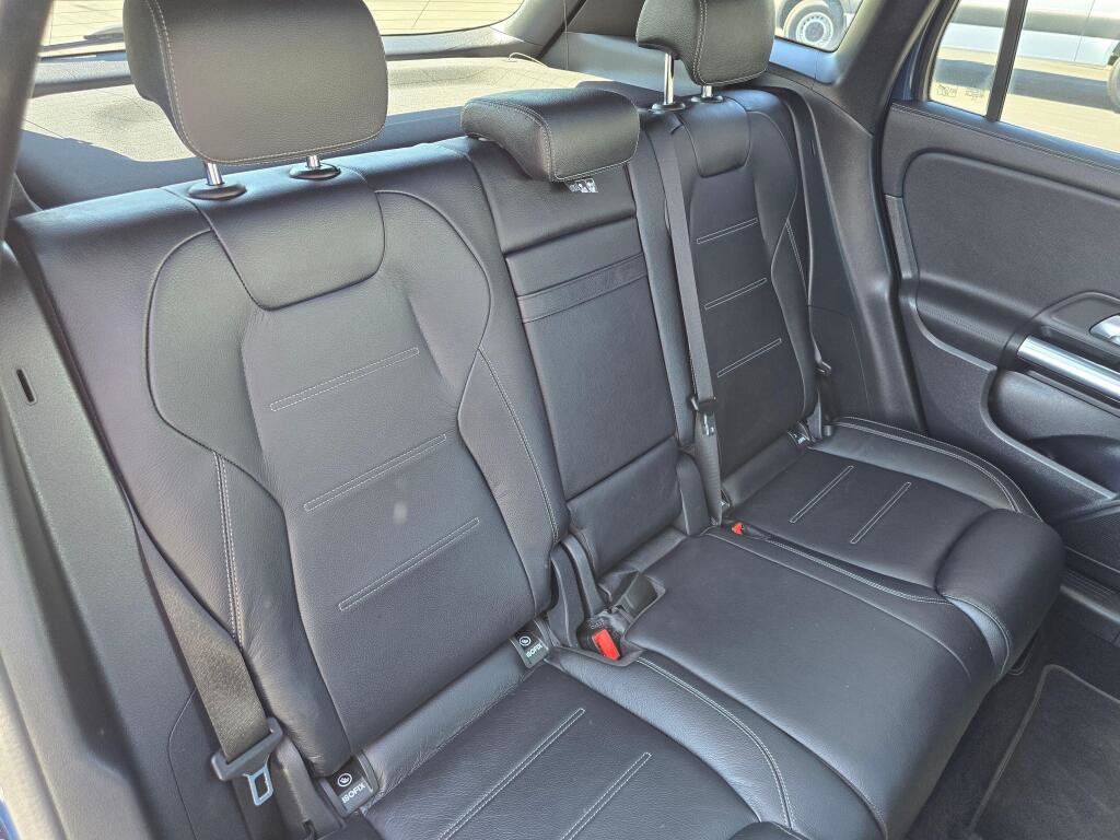 Used 2022 Mercedes-Benz GLA 250 4MATIC image 37