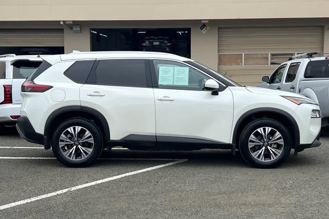 Used 2023 Nissan Rogue SV w/ SV Premium B Package FWD image 3