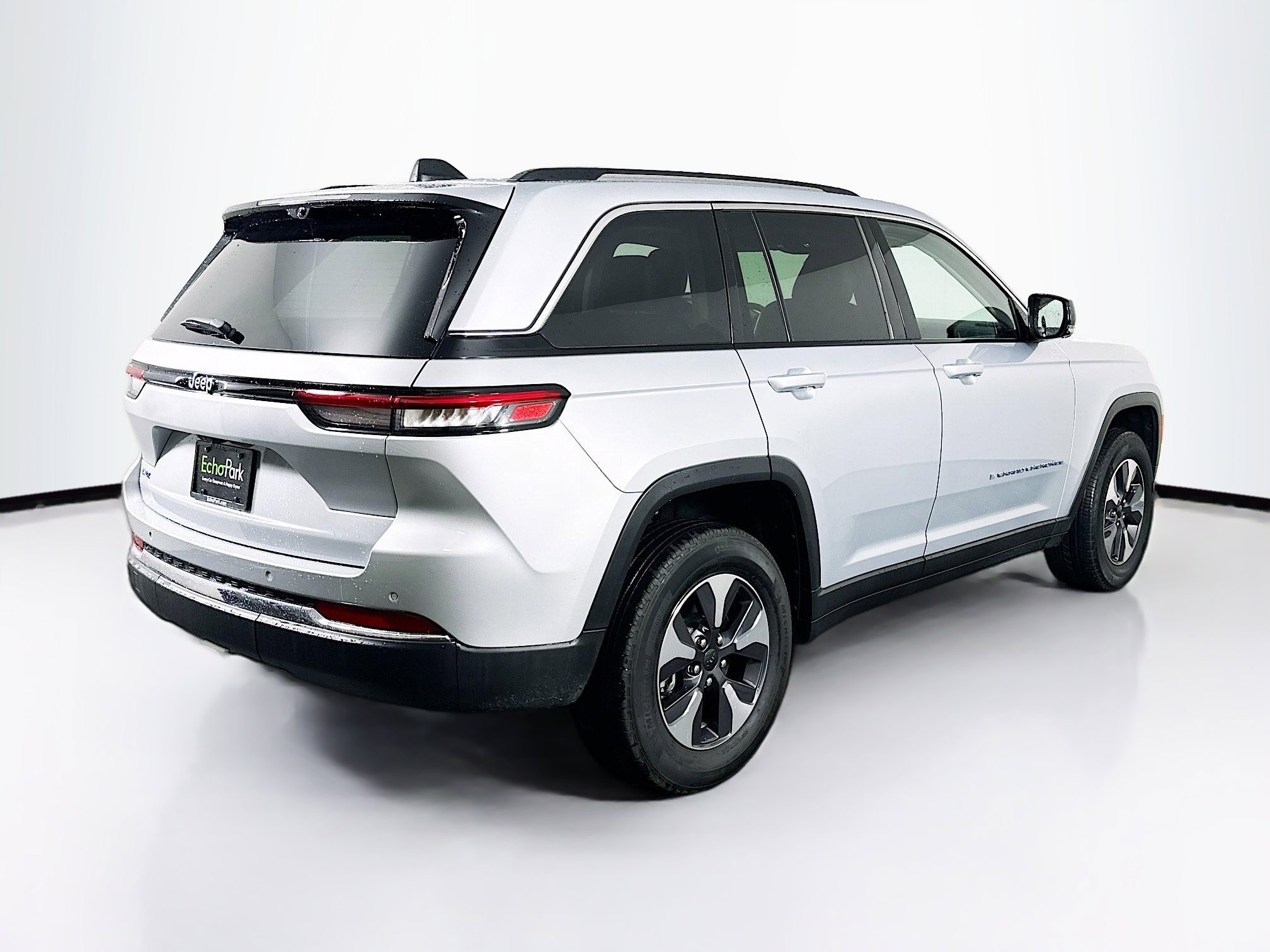 Used 2022 Jeep Grand Cherokee Limited 4xe w/ Luxury Tech Group II image 9