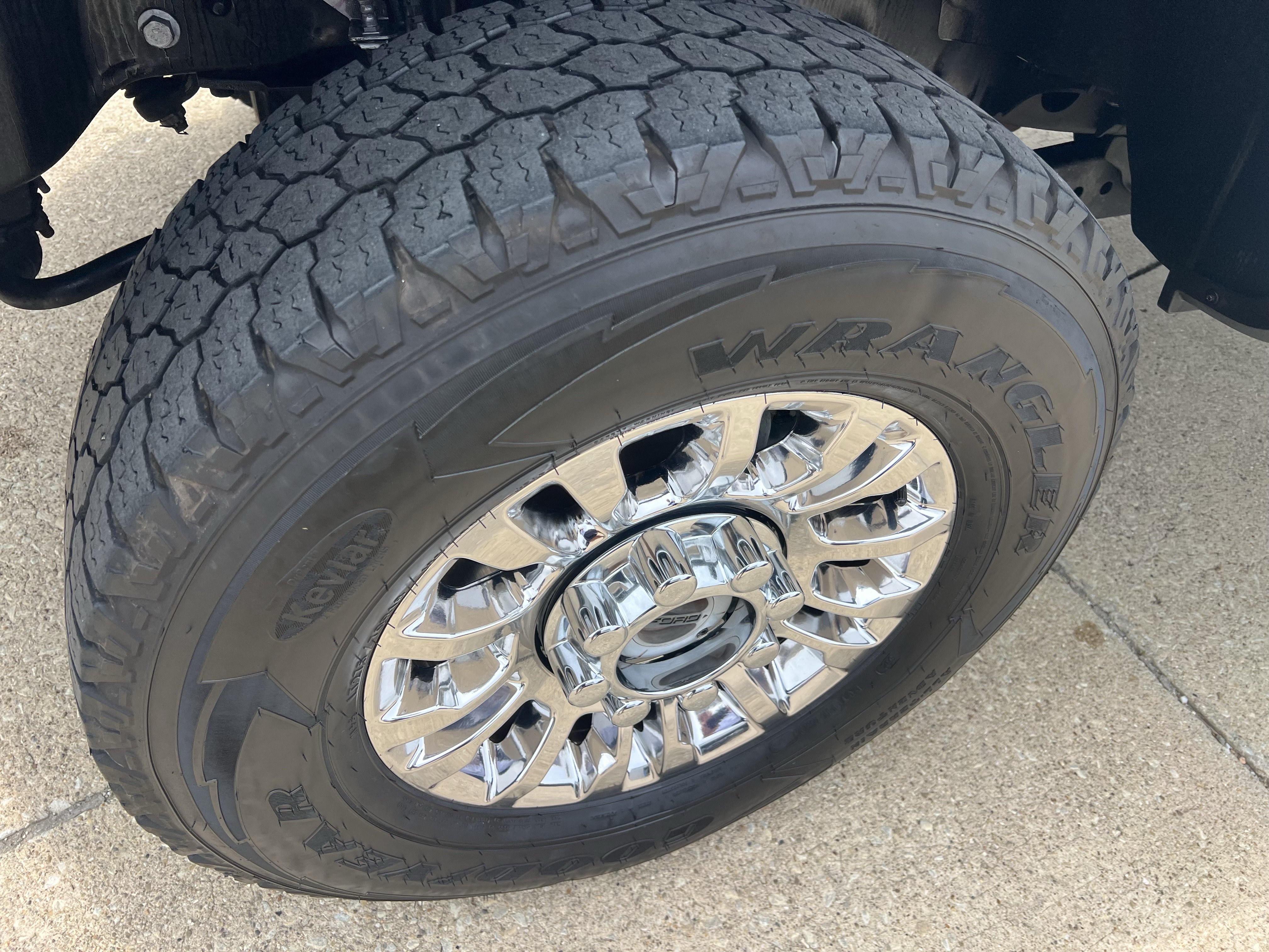 Used 2021 Ford F250 XLT w/ XLT Premium Package AWD/4WD image 15