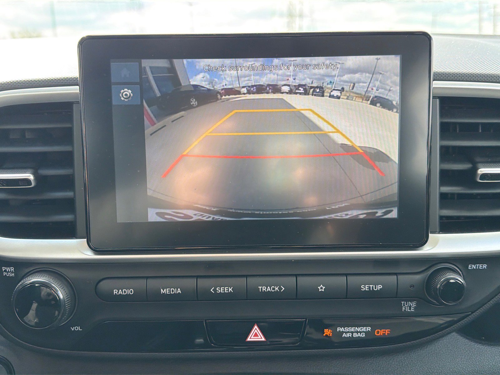 Used 2025 Hyundai Venue SEL image 18