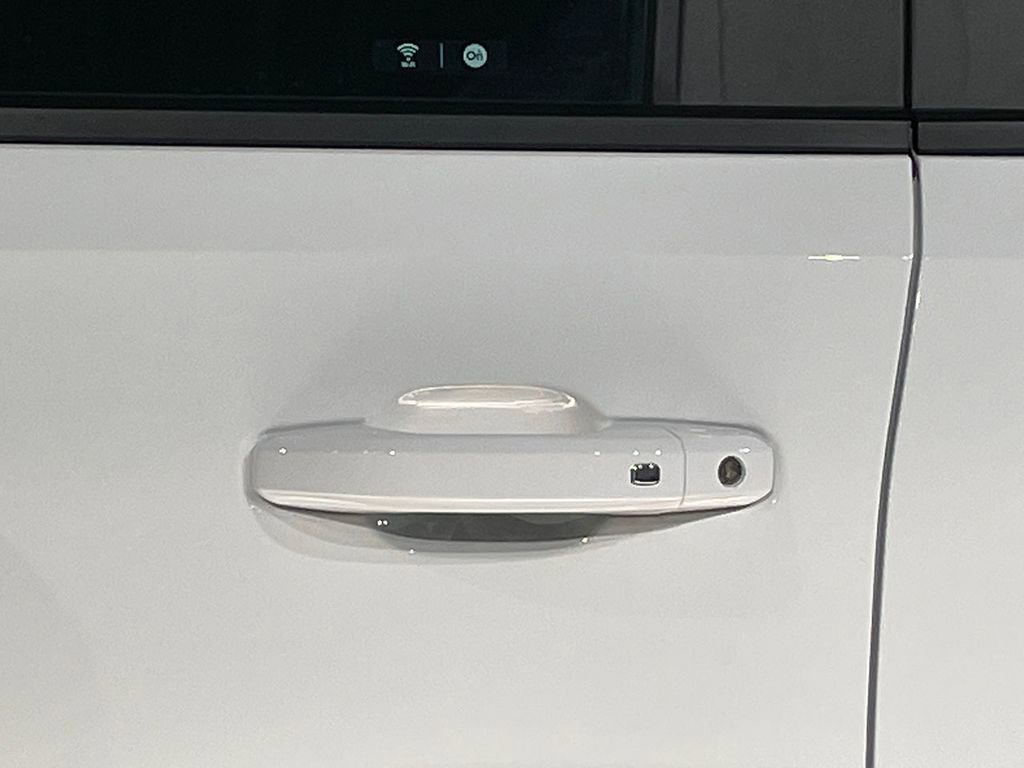 Used 2023 Chevrolet Colorado LT w/ LT Convenience Package image 17