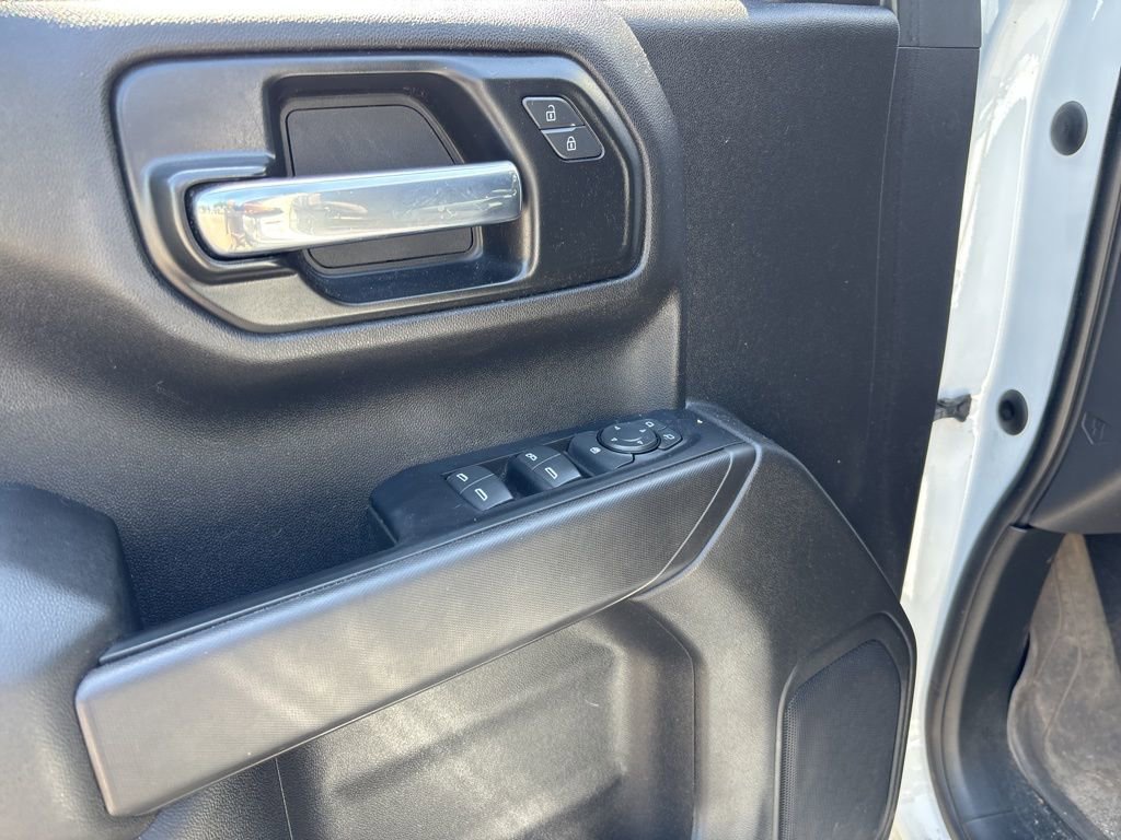 Used 2022 Chevrolet Silverado 1500 Custom w/ Safety Confidence Package AWD/4WD image 8