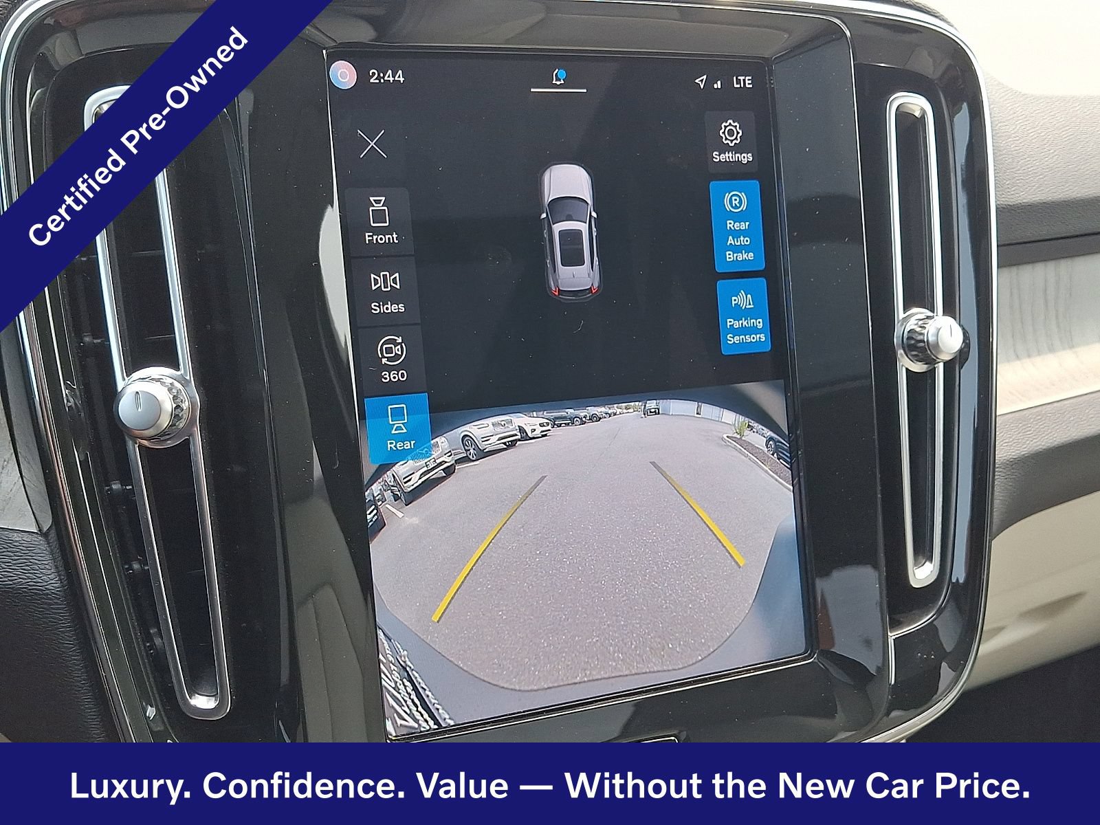 Certified 2023 Volvo XC40 B5 Ultimate w/ Protection Package Premier AWD/4WD image 18