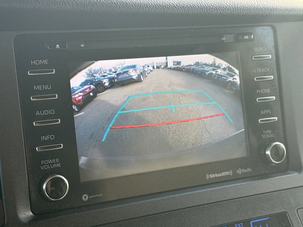 Used 2018 Toyota Sienna LE image 23