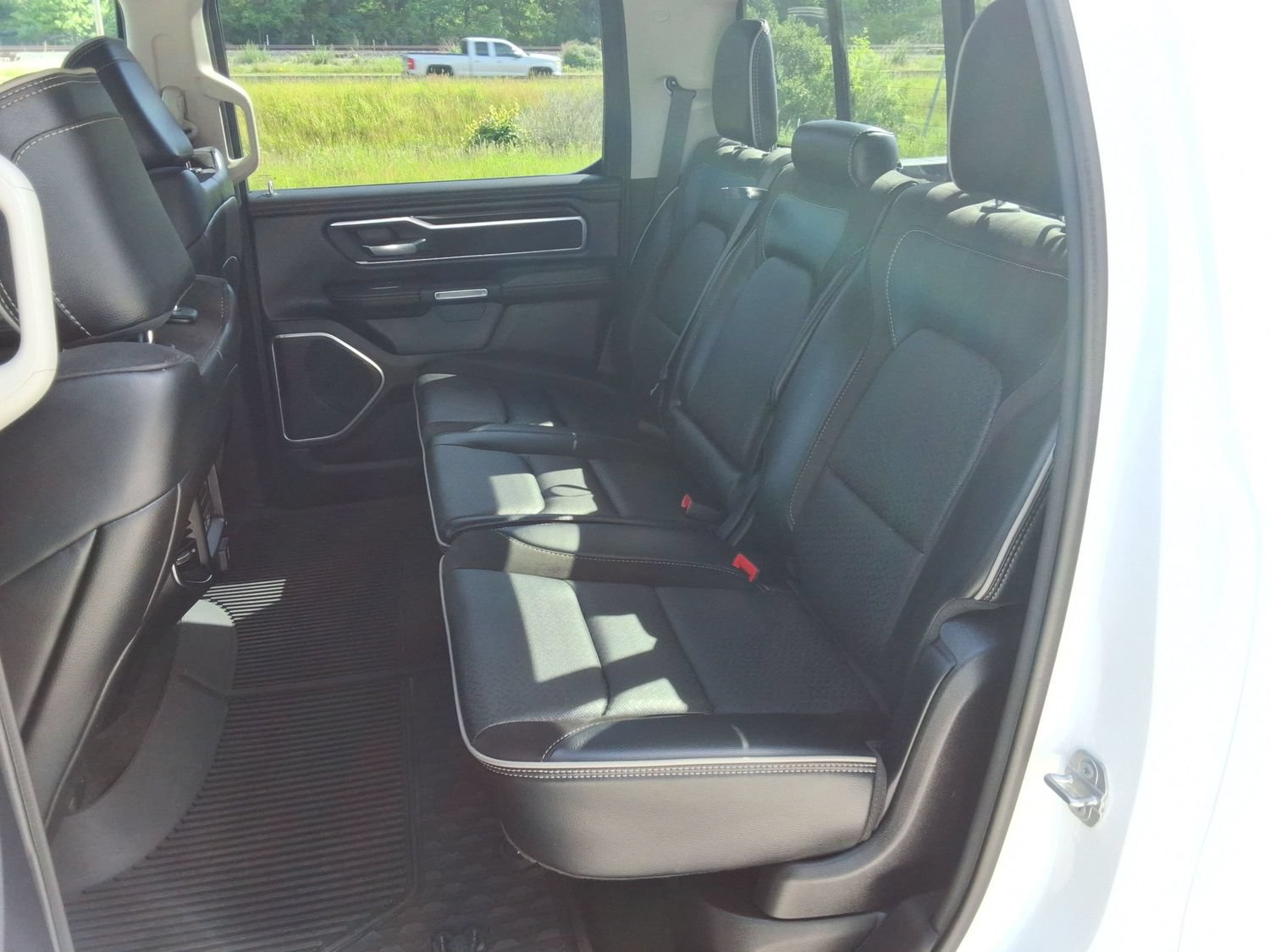 Used 2022 RAM 1500 Laramie AWD/4WD image 31