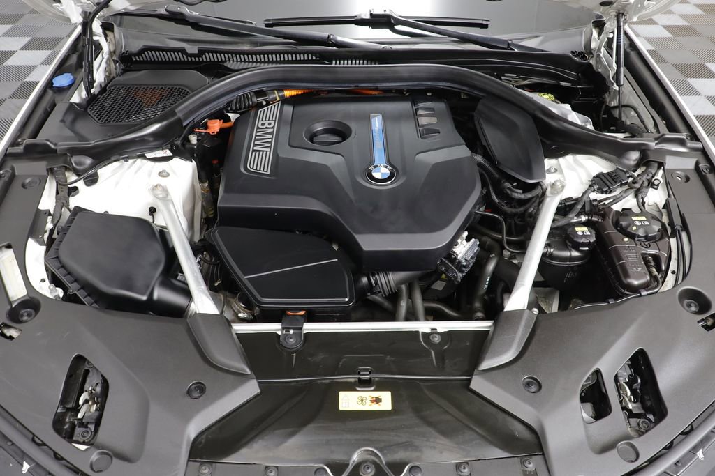 Used 2018 BMW 530e xDrive image 26