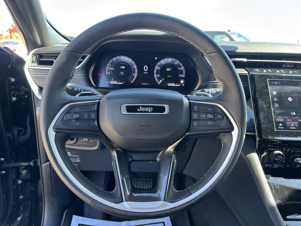 Used 2023 Jeep Grand Cherokee Altitude image 13