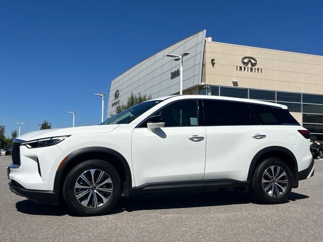 Used 2023 INFINITI QX60 Pure AWD/4WD image 2