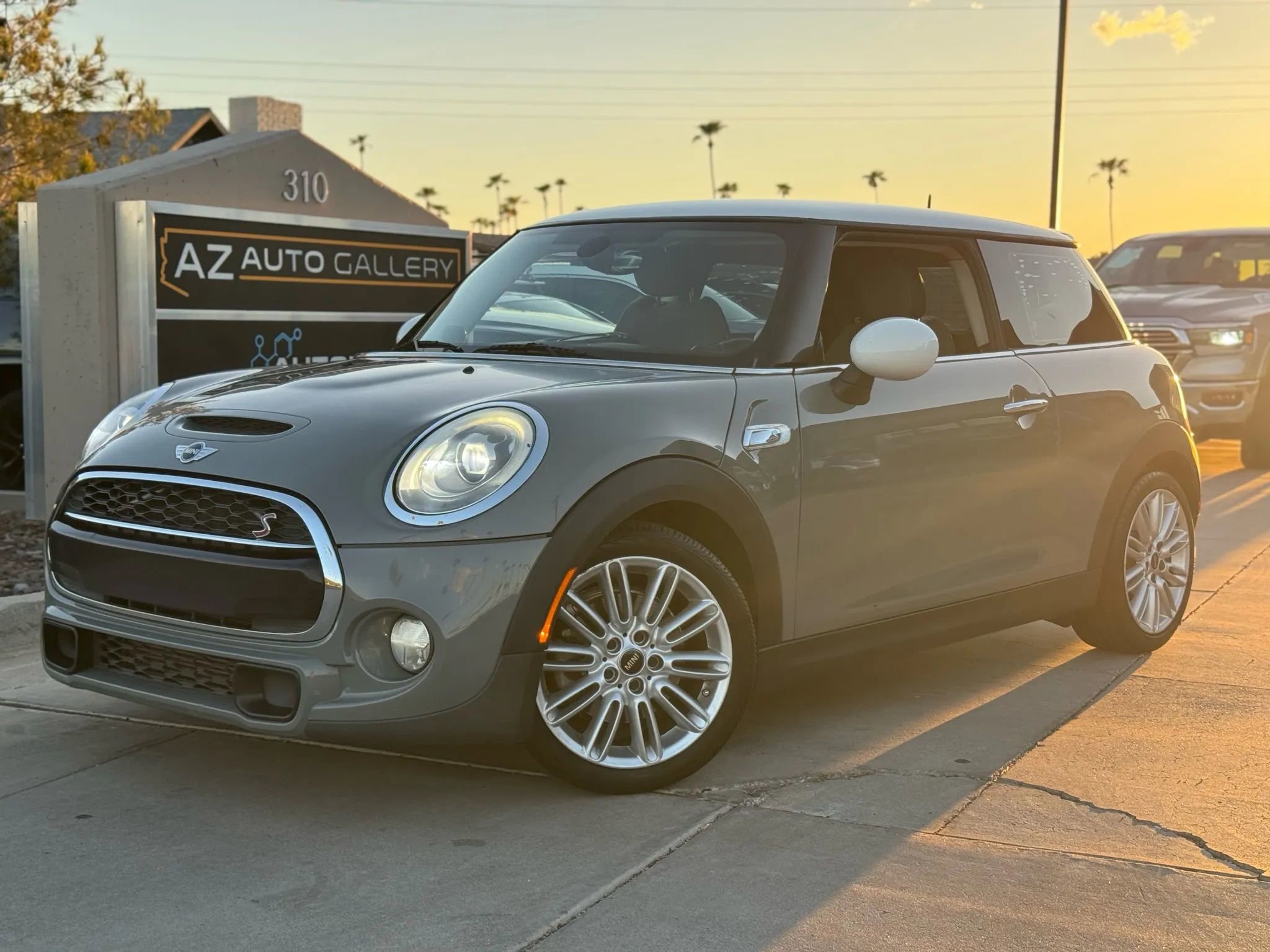 Used 2015 MINI Cooper S image 1