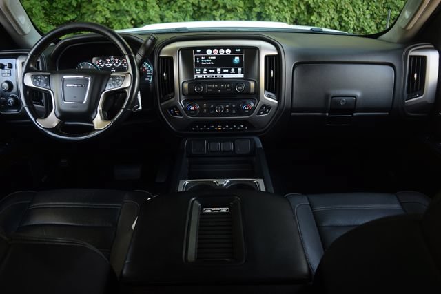 Used 2019 GMC Sierra 2500 Denali w/ Duramax Plus Package AWD/4WD image 8