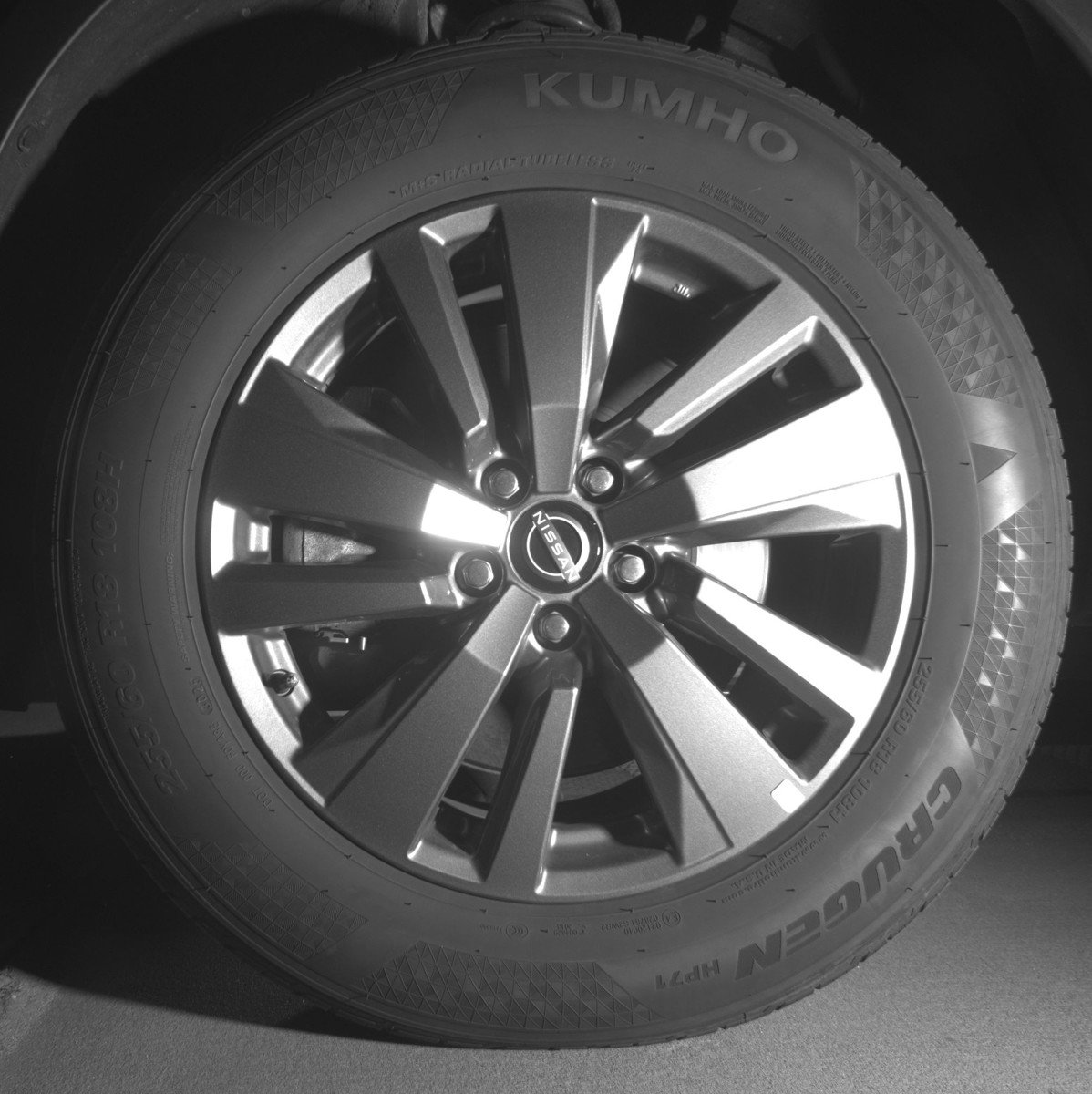 Used 2025 Nissan Pathfinder SV AWD/4WD image 12