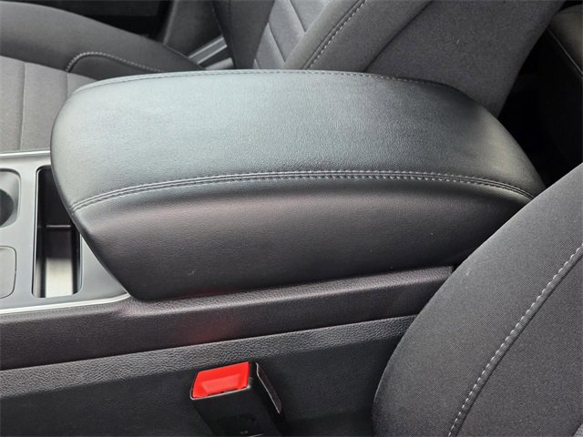 Used 2024 Ford Edge SE w/ Black Appearance Package image 8