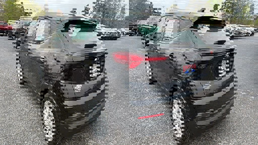 New 2027 Chevrolet Bolt LT w/ Comfort Package image 7