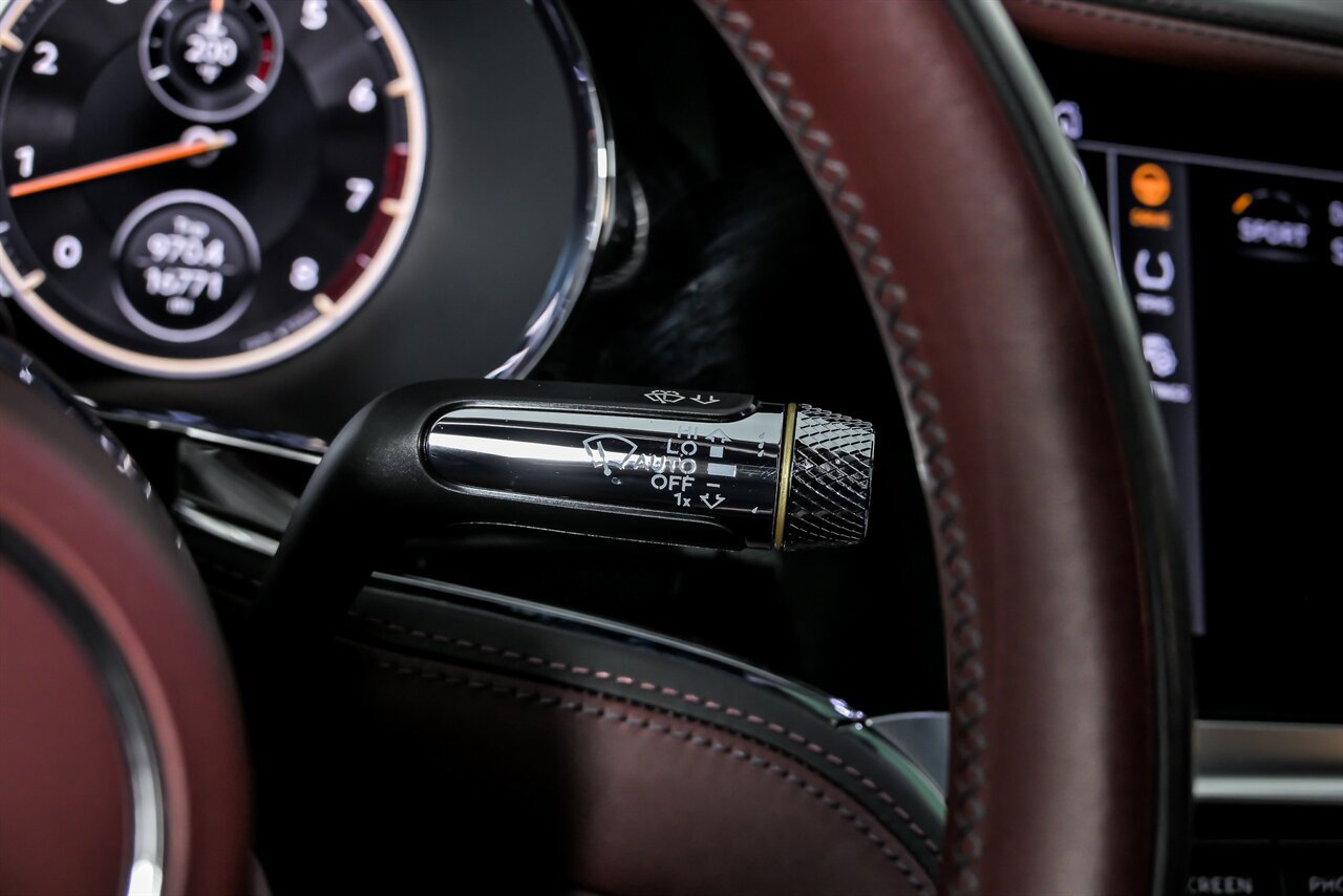 Used 2023 Bentley Flying Spur V8 image 33