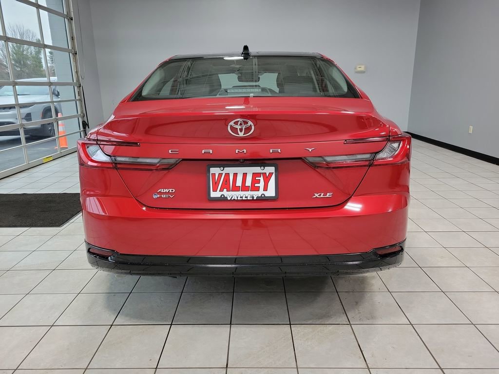 Used 2025 Toyota Camry XLE image 30