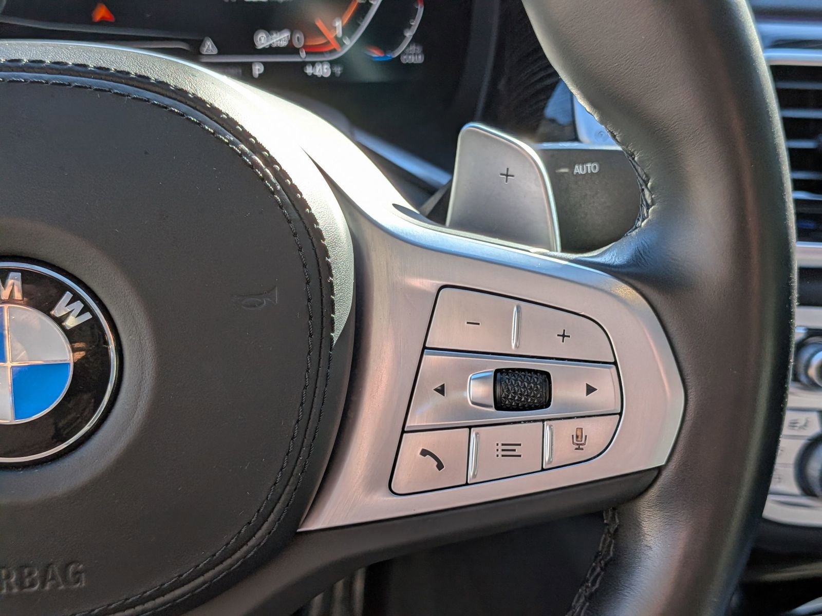 Used 2022 BMW 740i xDrive w/ M Sport Package image 19