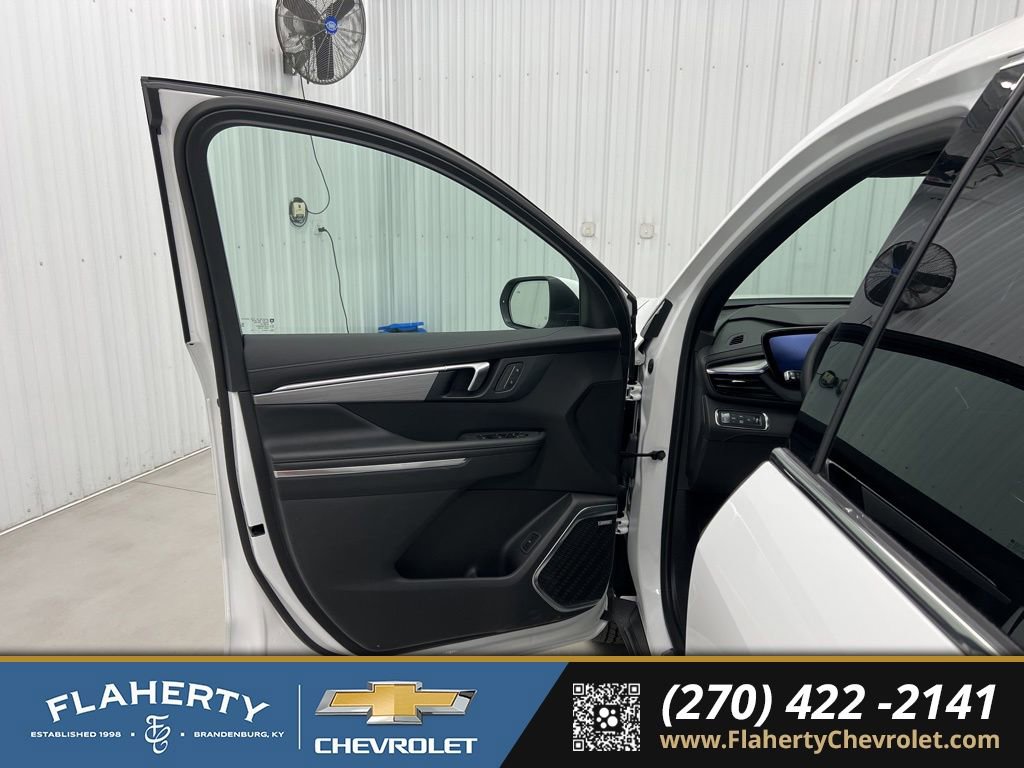 Used 2025 Buick Enclave Preferred AWD/4WD image 8