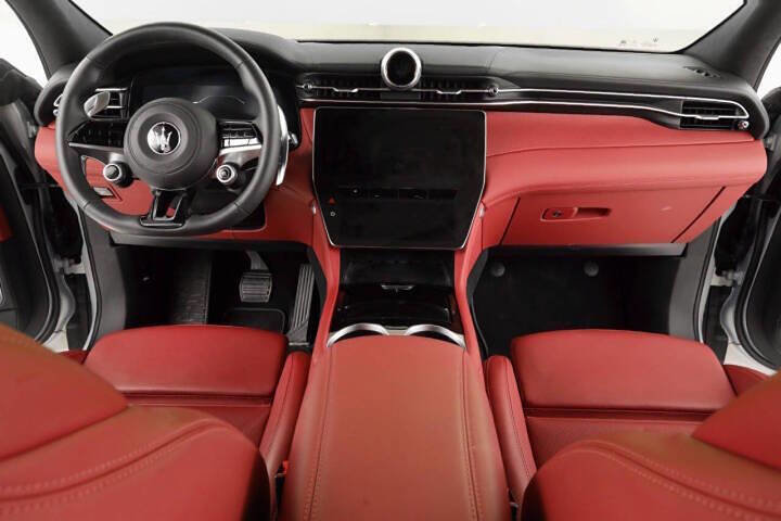 Used 2023 Maserati Grecale Modena image 11