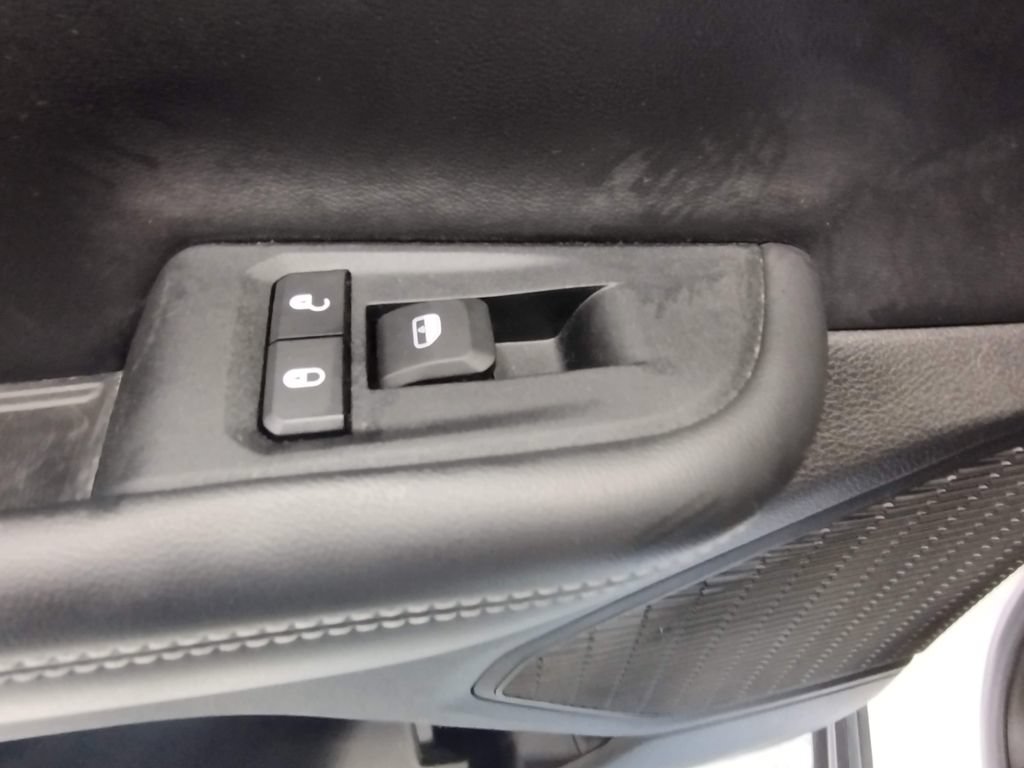 Used 2023 Jeep Grand Cherokee Altitude AWD/4WD image 26