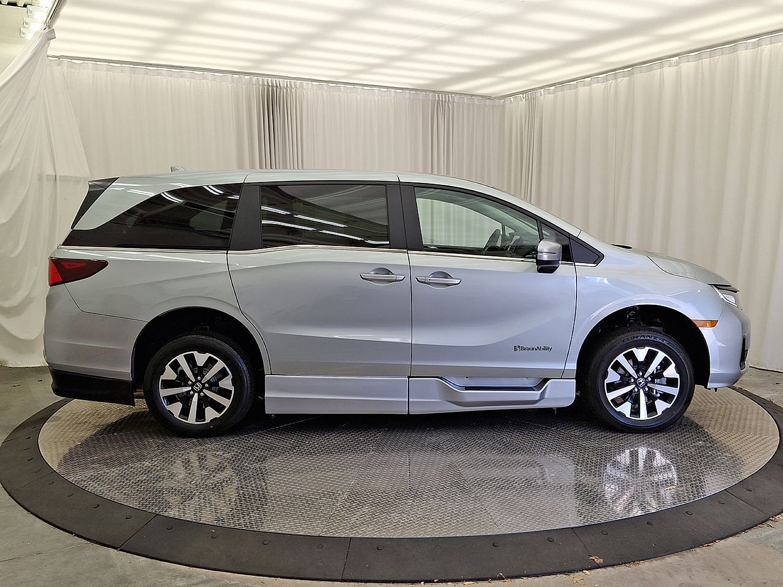 Used 2025 Honda Odyssey EX-L image 29